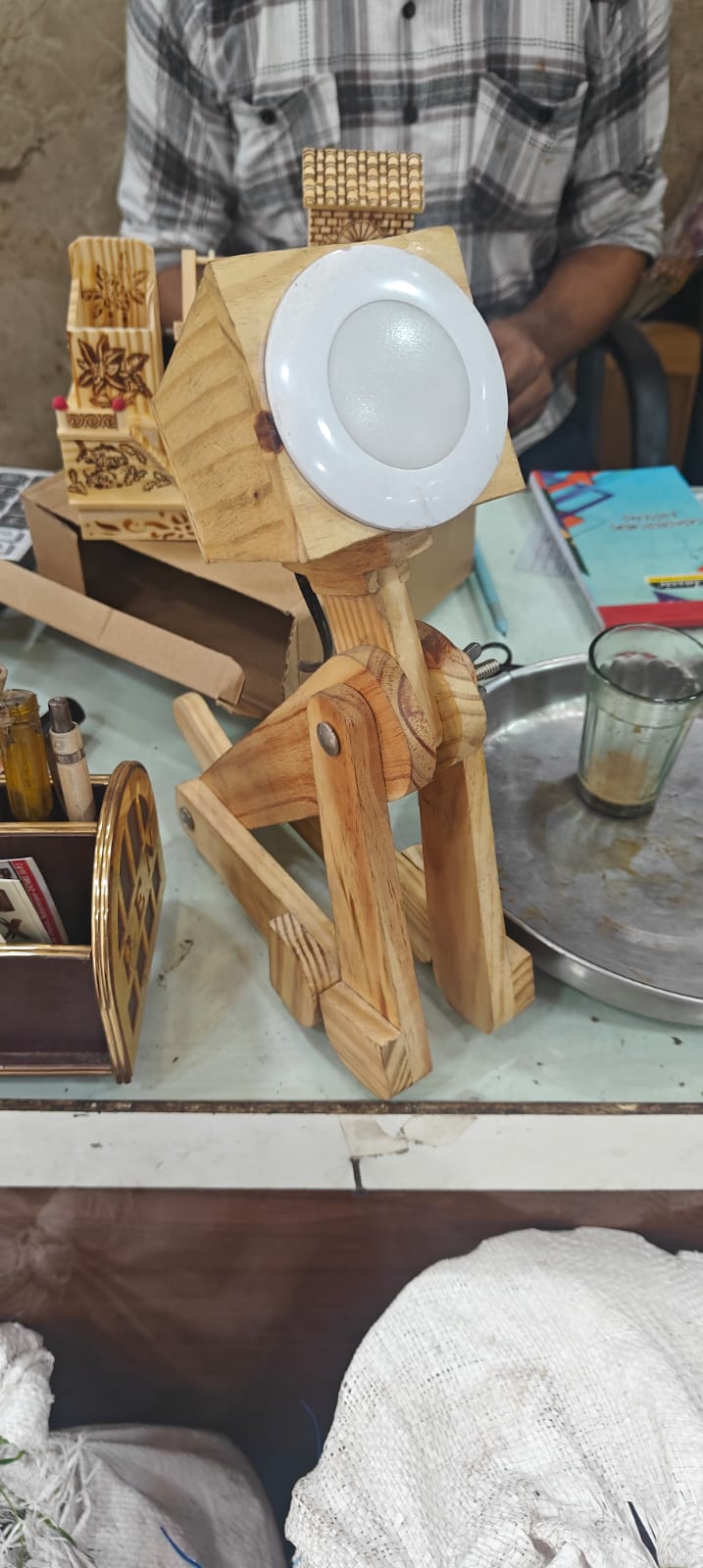 Dog lamp in pine Wood